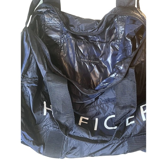 Tommy Hilfiger Duffle Bag, Handle & Shoulder Strap, Foldable, New In Package - Picture 3 of 6